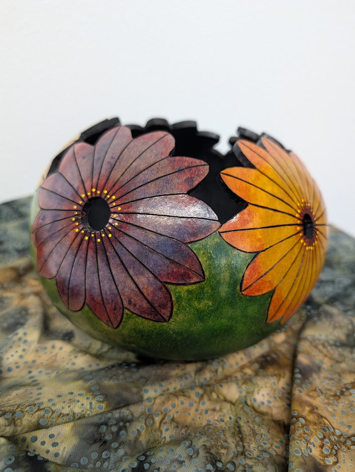 Gourd Bowl Hand Carved Big Daisy #6